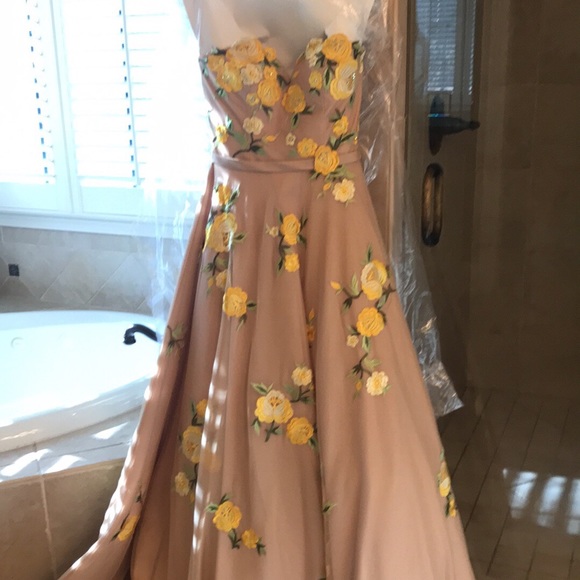 Sherri Hill prom dress - Picture 2 of 4